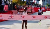 Women's marathon world record shattered in Chicago