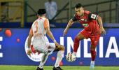 ISL: Kerala, NorthEast split points in tough contest