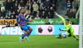 EPL PIX: Newcastle up to third with Palace thrashing