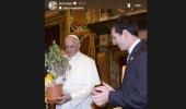Messi pays tribute to Pope Francis