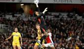 Palace hold Arsenal as Liverpool edge closer to title