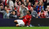 EPL chaos: United escape, Chelsea cruise, Spurs crash