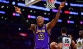 LeBron James makes history in Lakers' win