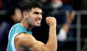 Alcaraz overpowers Cilic; on course for Djokovic clash