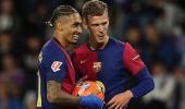 PIX: Barca, Napoli's title bids on track; PSG beaten