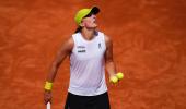 Collins ends Swiatek's title defence in Rome