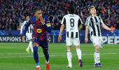 Barcelona, Liverpool, waltz into Champions League quarters