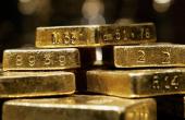 Gold Futures Surge: Weak Dollar Boosts Safe Haven Demand