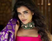 Aishwarya Knows No Fashion Limits