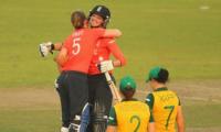 England eves cruise to World T20 final