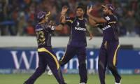 Kolkata keep play-off hopes alive with easy win over Sunrisers