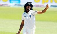 Ishant shines with the ball, but Kohli and Rohit fail again