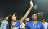 IPL PHOTOS: Who sizzled, Shilpa or Preity? Tell us!