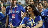 IPL Photos: See what makes sexy Shilpa Shetty dance!