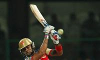 IPL 7: RCB retain Kohli, Gayle, de Villiers; name Vettori as coach