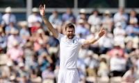 PHOTOS: England sight win; Anderson celebrates birthday with fiver