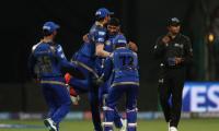 Clinical Mumbai beat RCB to register their first win in IPL 8