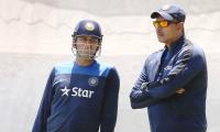 In moments of despair, captain Dhoni seeks Shastri's advice