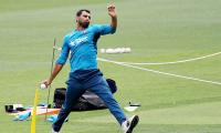 Shami doubtful for Mumbai Test; Rahul fit