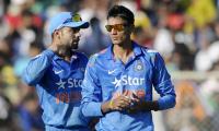 Axar, Raina likely to get a go in Sydney Test