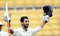 KL Rahul to replace injured Vijay in 2nd Test 