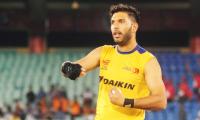 Can Yuvraj save Delhi's nightmarish campaign?