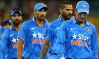 Dhoni takes responsibility for failed chase in Canberra