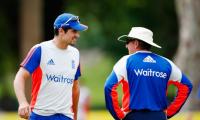 Bayliss expects Cook to lead England till 2017 Ashes