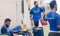 No 'showdown', coach Kumble gives Kohli throwdowns