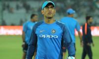 Should India continue with Dhoni till 2019 World Cup?