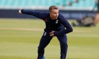 England call up Curran to replace injured Finn for Ashes