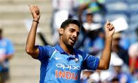 Bhuvneshwar best bowler in the death overs, says Dhawan