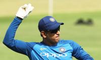 Dhoni injured during net session