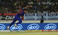 Bowling coach Mhambrey lauds Arsh, Avesh's bowling