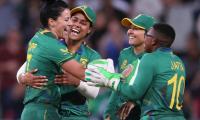 South Africa reach Women's T20 World Cup semis