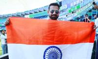 How Irfan Pathan Silenced Afridi During Pakistan Tour