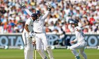 Sachin, netizens applaud team after Lord's heartbreak