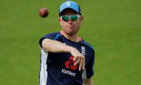 England make one change for Manchester Test
