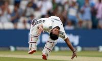PIX: Record-breaking Pant brings out pyrotechnics 