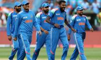 India seek to rewrite history against Australia 