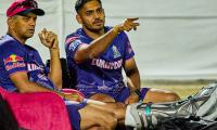 His commitment is unwavering: Dravid in a cast!