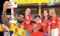 Khaleel's joyous reunion with Ponting's family!