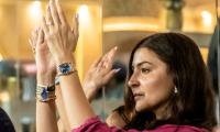 Anushka's Shocked Reaction to Kohli's Dismissal