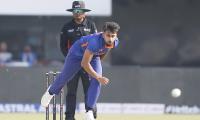 'I'm the only one who bowls at 150kph'