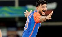 Axar injury scare before India-Pakistan clash