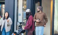 Kohli-Anushka Take A Stroll In London