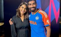 'Akkhi Duniya Ek Taraf Aur Mera Bumrah...'