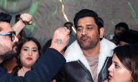 Dhoni Hits The Dance Floor!