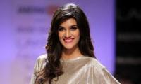 She's got the look! Kriti Sanon on the LFW runway!