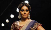 Bipasha aha! Bong bombshell dazzles on the ramp